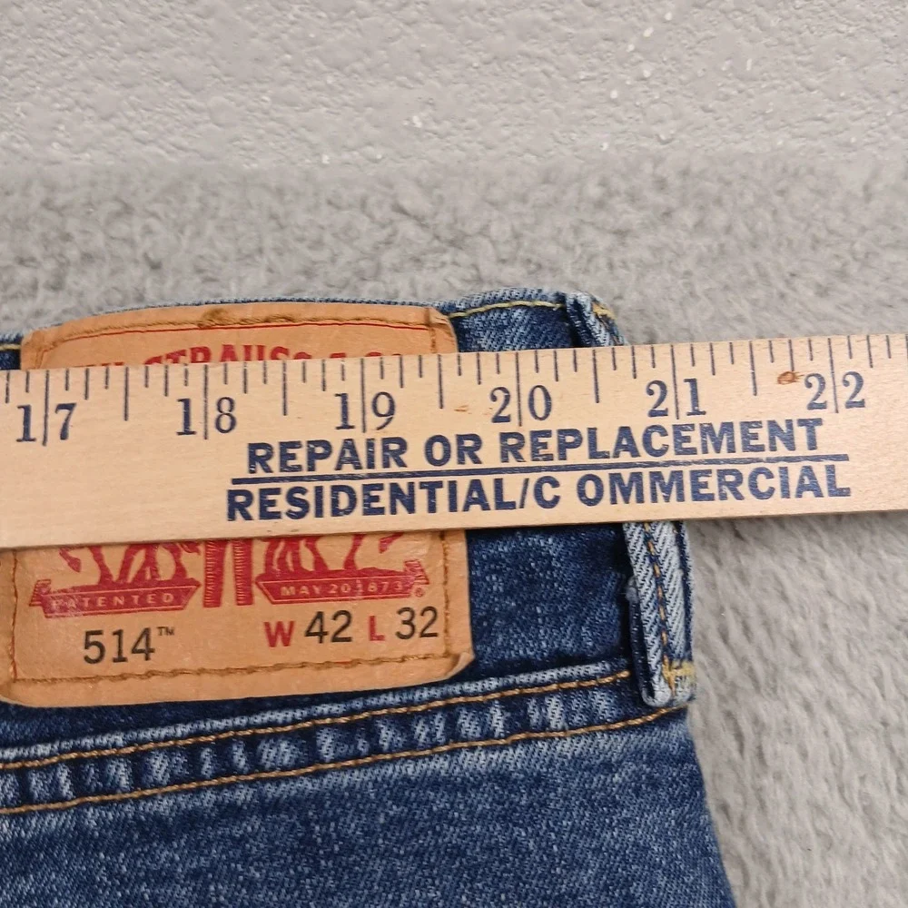 Levi's 514 Straight Fit Jeans Mens 42x32 Medium Wash Blue Denim Classic‎
